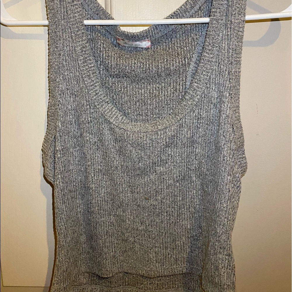 GRAY ALTAR’D STATE TOP